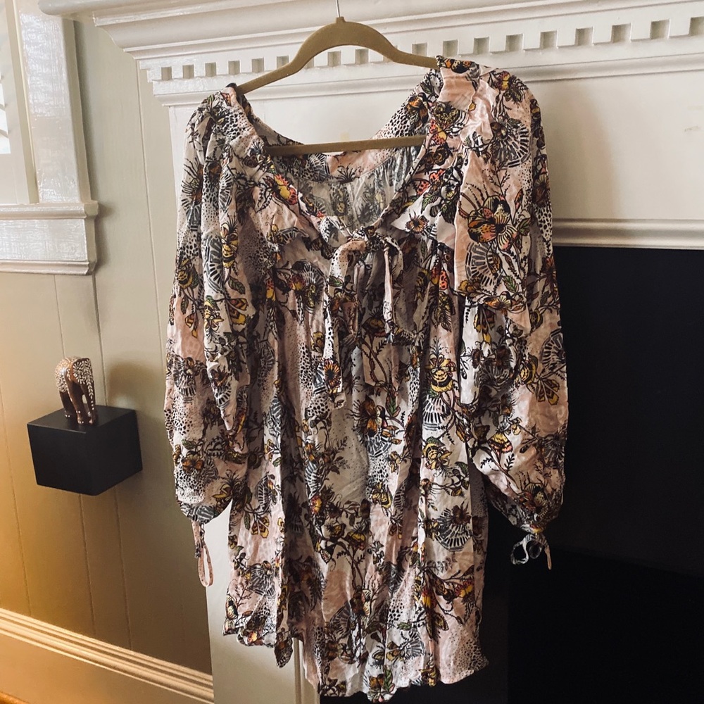 Short dress or tunic